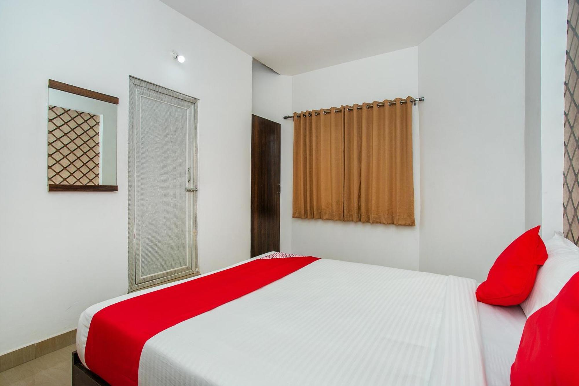 Oyo Splenor Inn Kammasandra Buitenkant foto