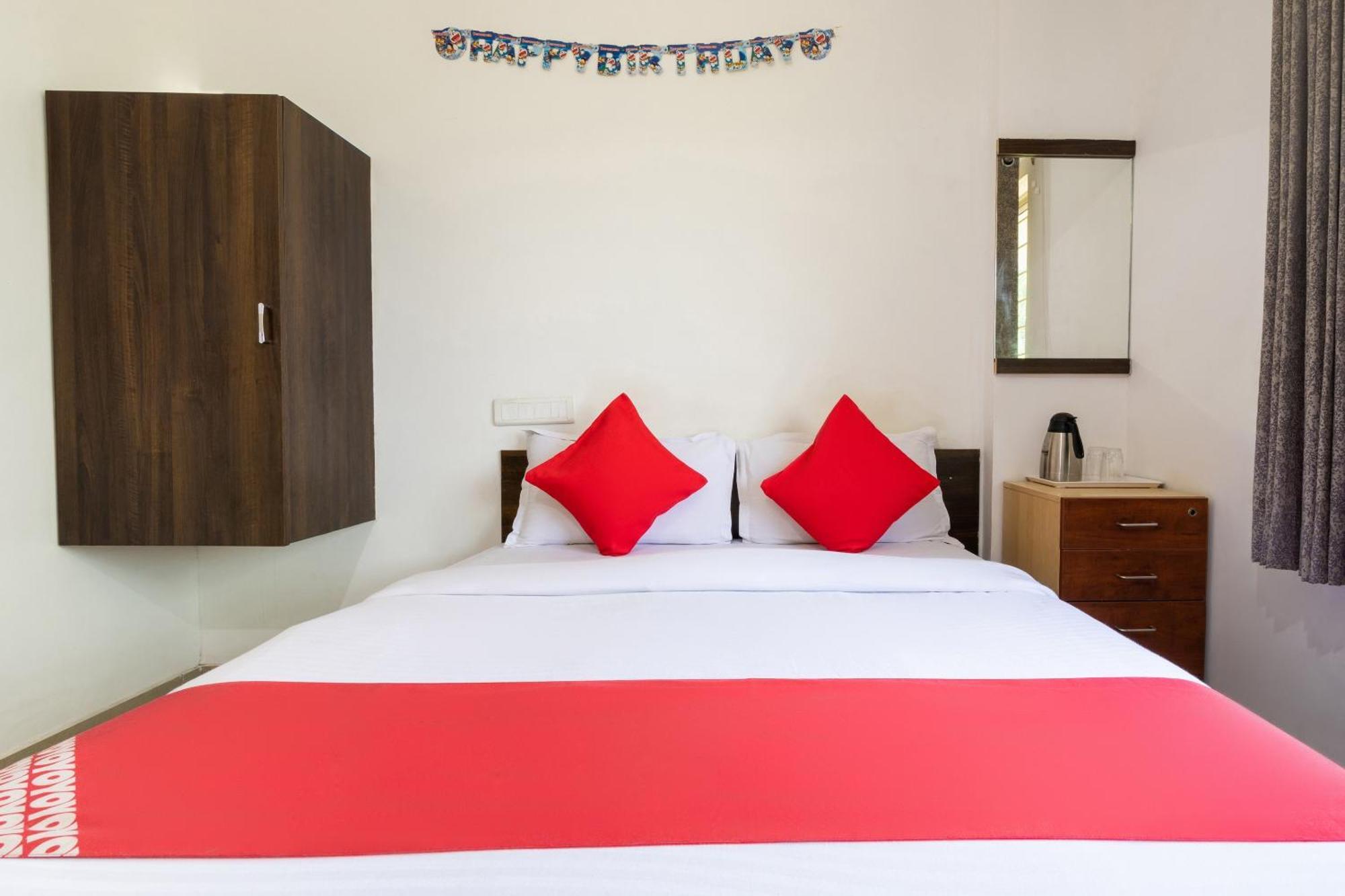 Oyo Splenor Inn Kammasandra Buitenkant foto